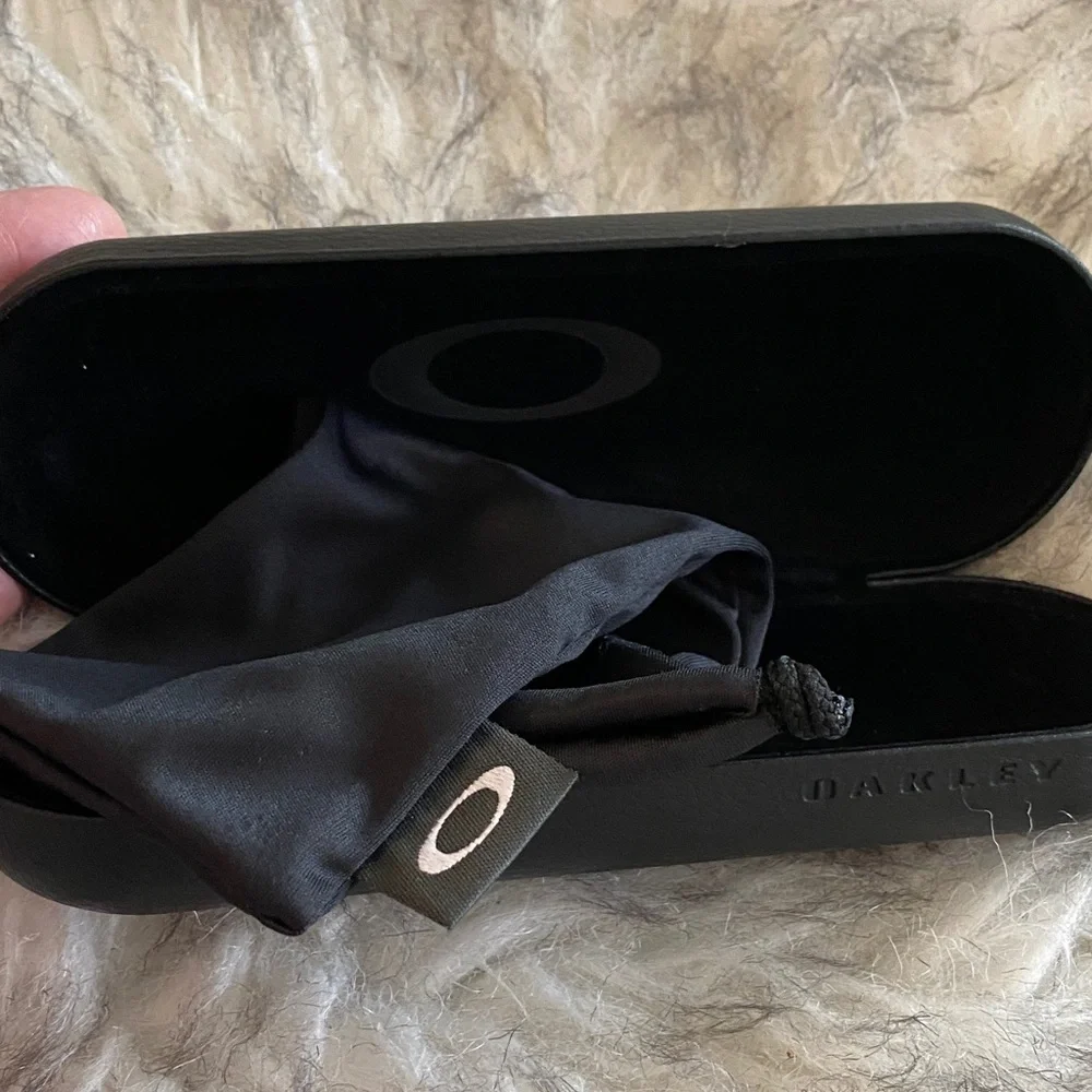 Oakley Black leather hard shell Sunglasses Case with Soft Pouch